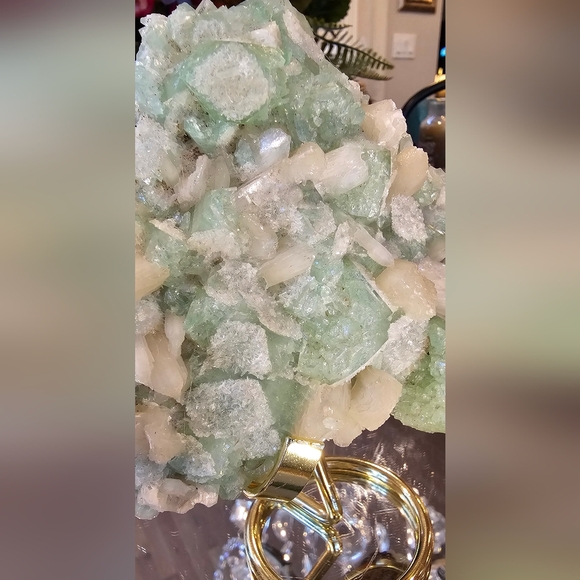 Green Apophyllite And Stillbite With A Dusting Of Sparkly Clear Quartz- Gorgeous - Picture 6 of 16